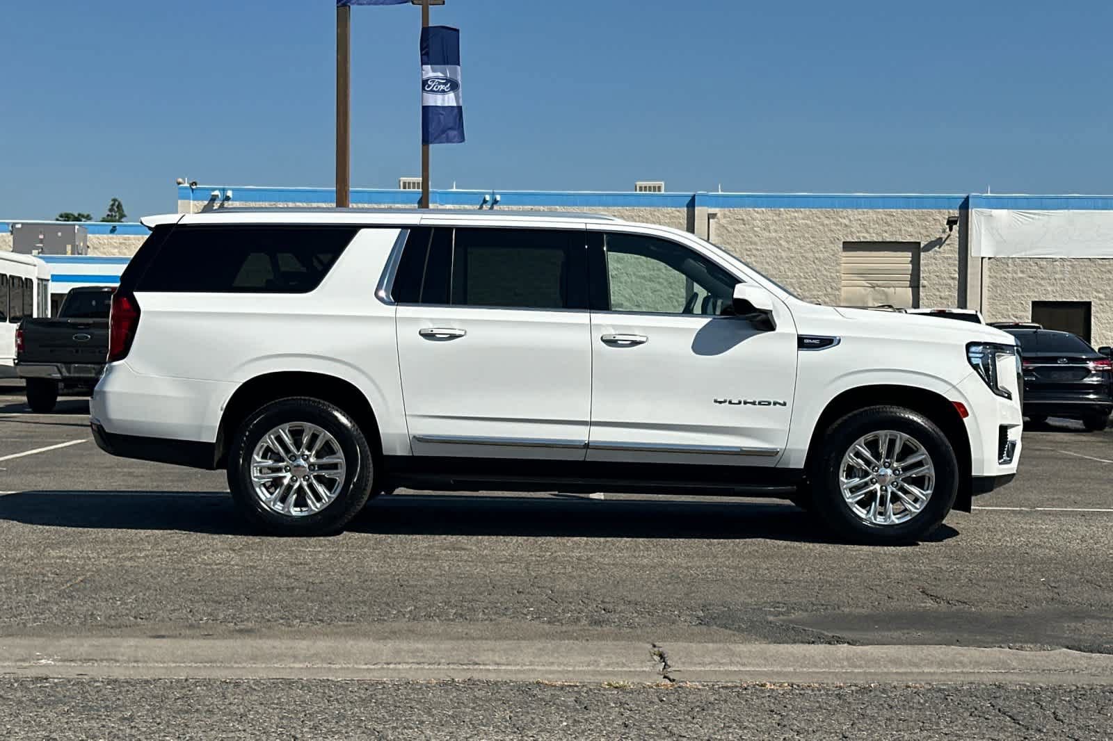 Used 2024 GMC Yukon XL SLT image 6
