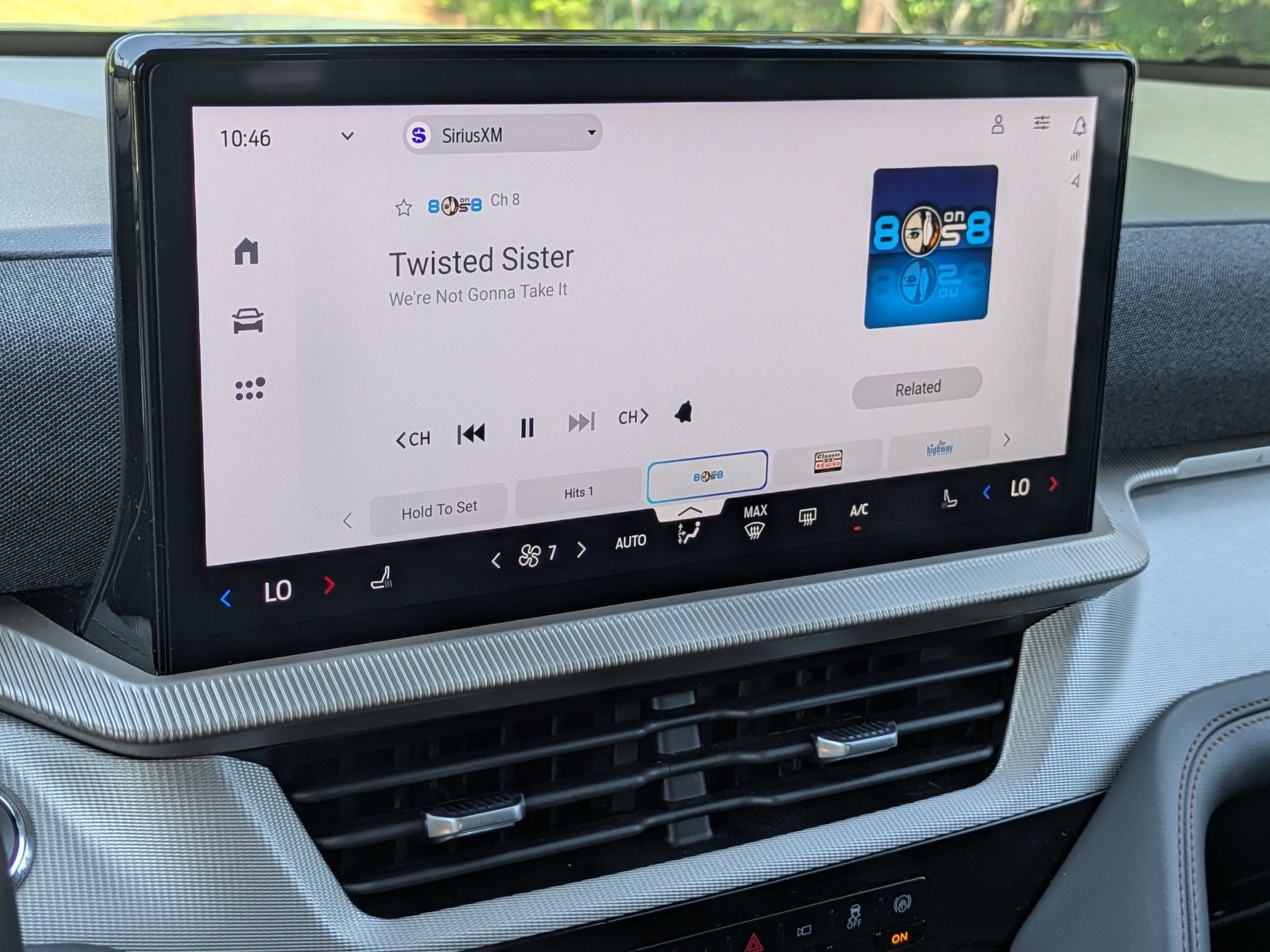 Certified 2025 Ford Explorer Active AWD/4WD image 18
