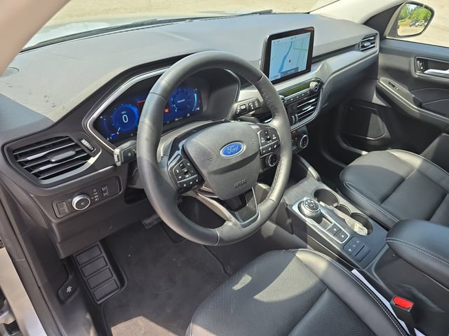 Certified 2022 Ford Escape Titanium AWD/4WD image 15