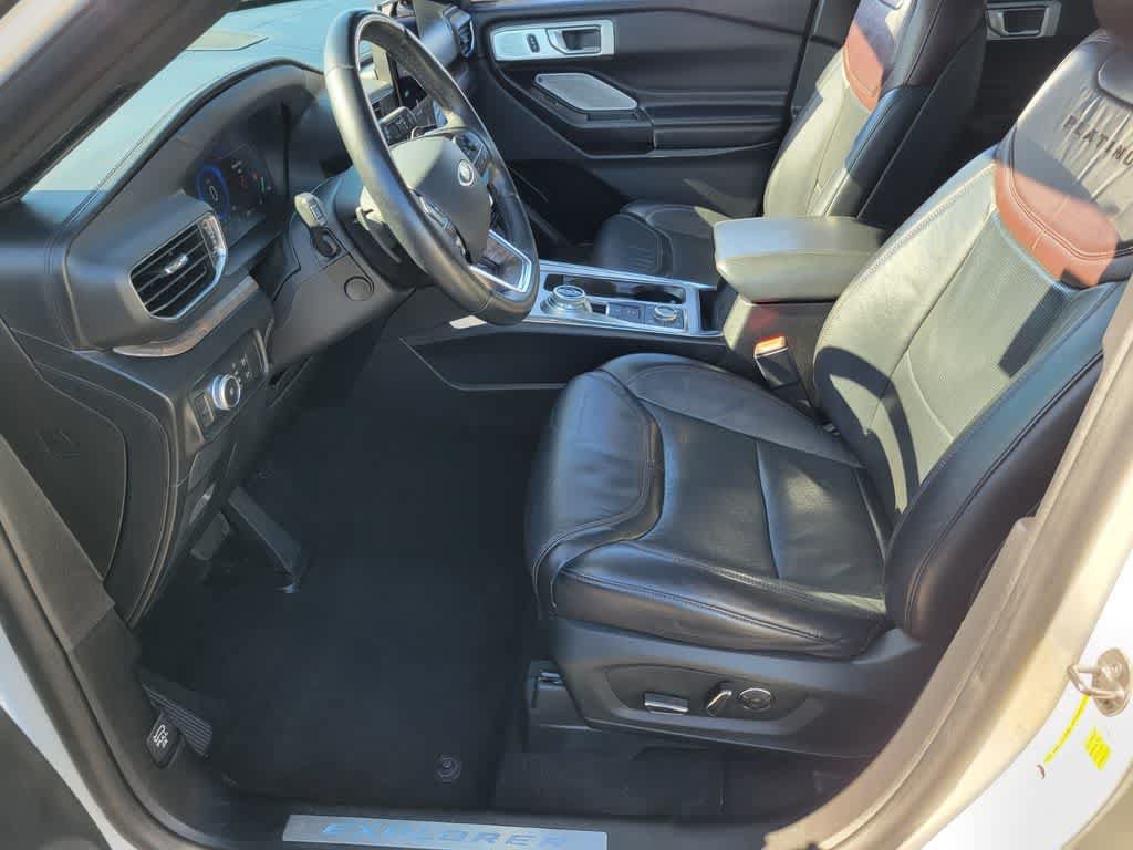 Certified 2020 Ford Explorer Platinum w/ Premium Technology Package AWD/4WD image 11