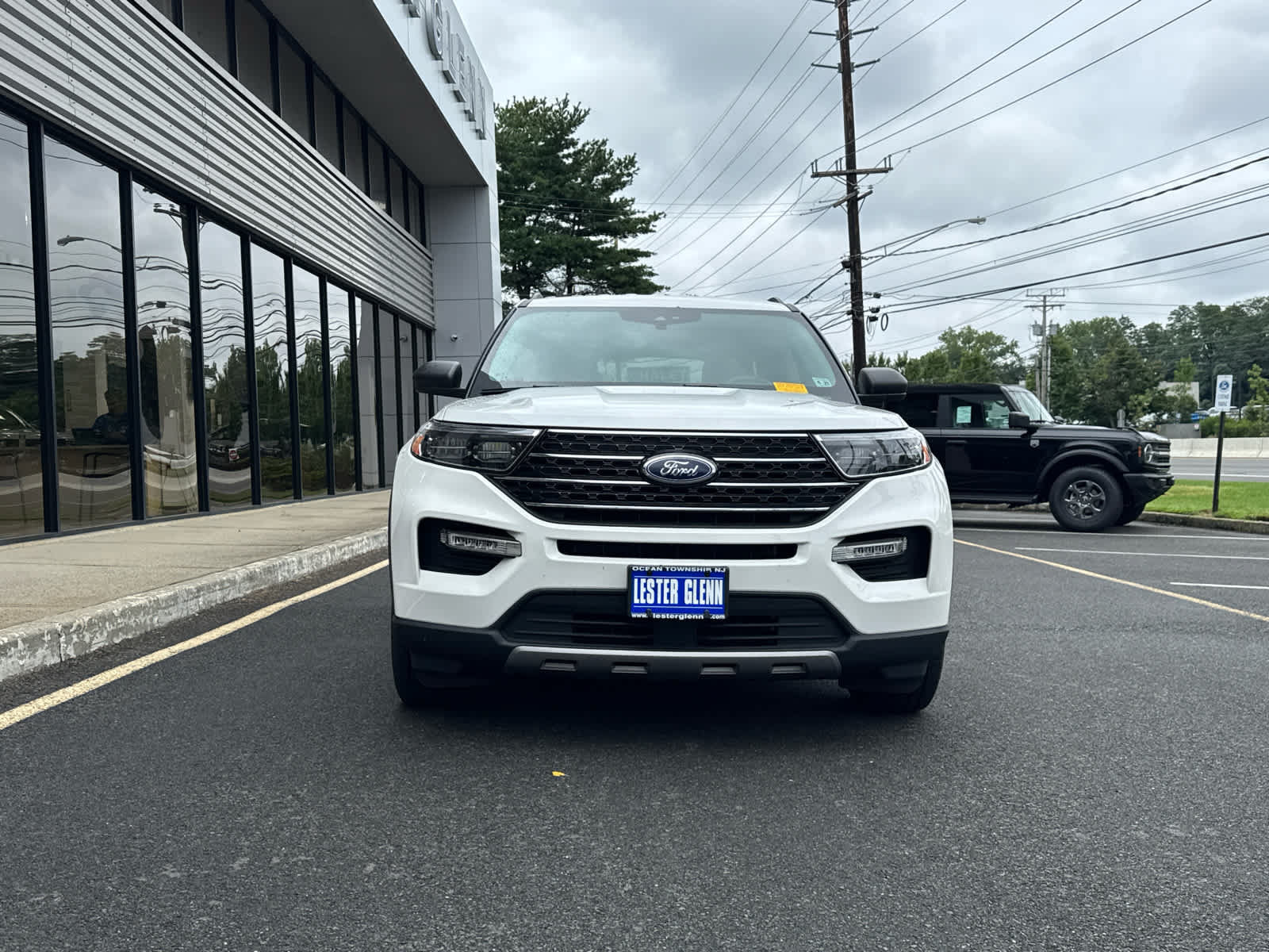 Certified 2024 Ford Explorer XLT w/ Equipment Group 202A AWD/4WD image 6