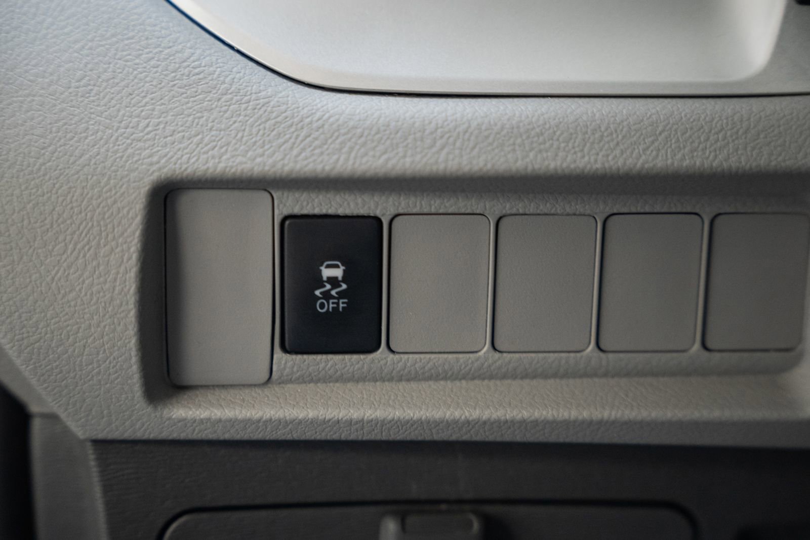 Used 2020 Toyota Sienna L image 36