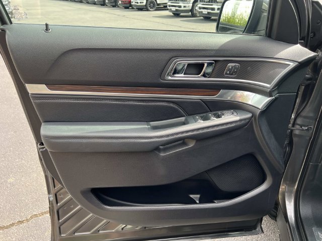 Certified 2019 Ford Explorer Limited w/ Class III Trailer Tow Package FWD image 14