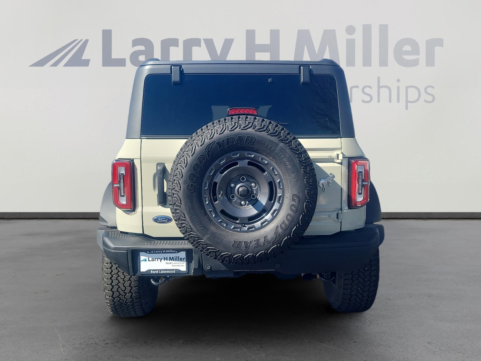 Certified 2025 Ford Bronco Badlands image 4