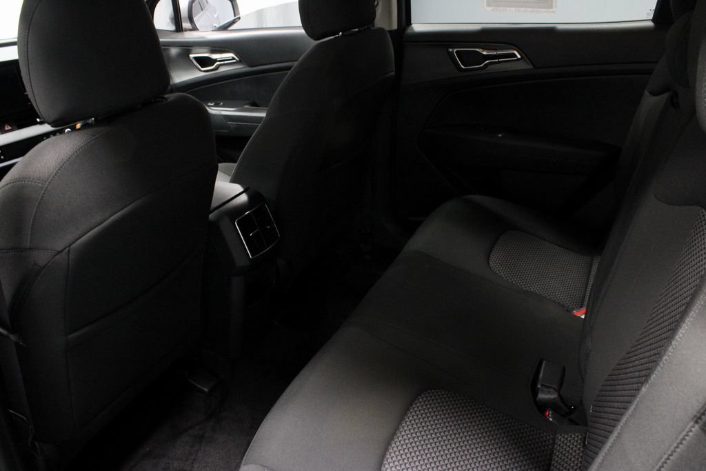 Used 2025 Kia Sportage LX AWD/4WD image 20