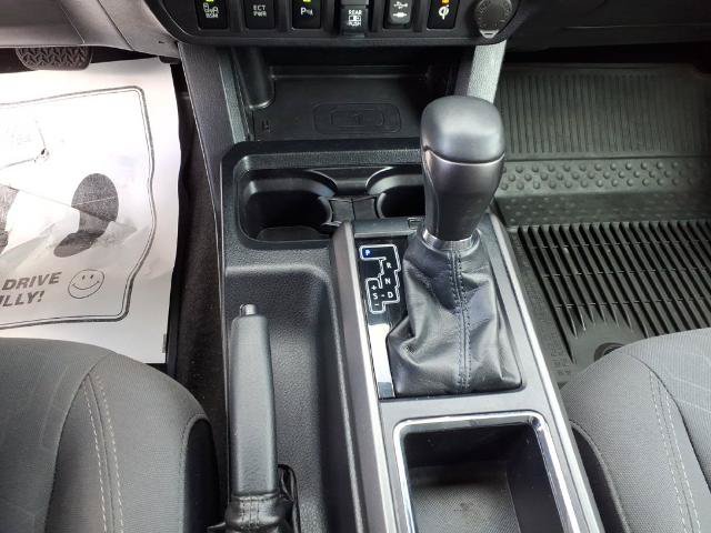 Used 2019 Toyota Tacoma TRD Off-Road w/ Technology Package AWD/4WD image 13