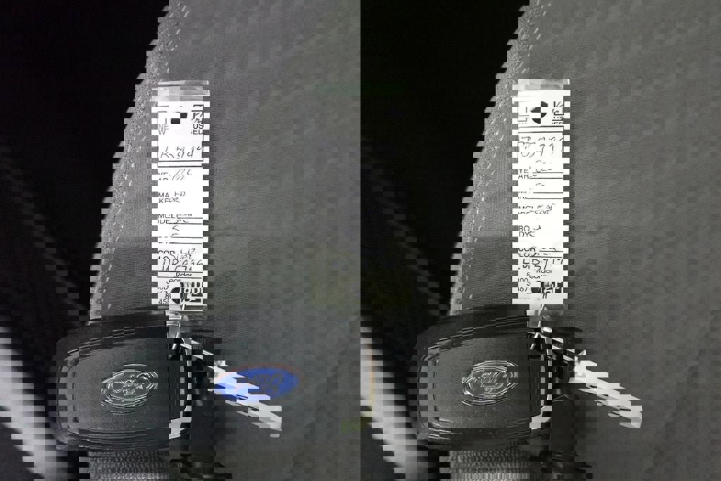 Certified 2020 Ford Escape SE image 34