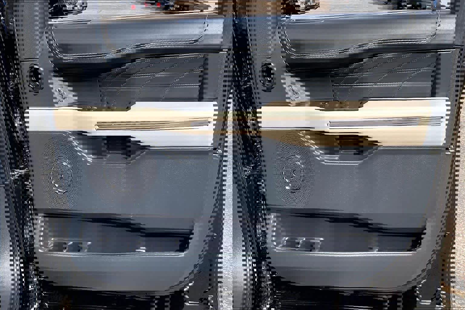 Certified 2023 Ford Expedition Platinum image 24