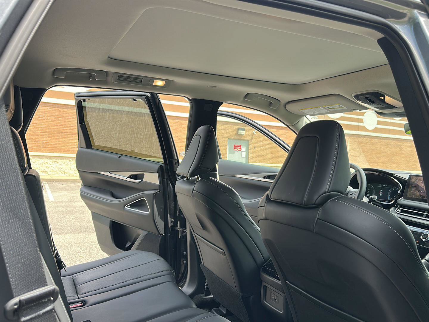 Used 2025 INFINITI QX60 Luxe FWD image 30