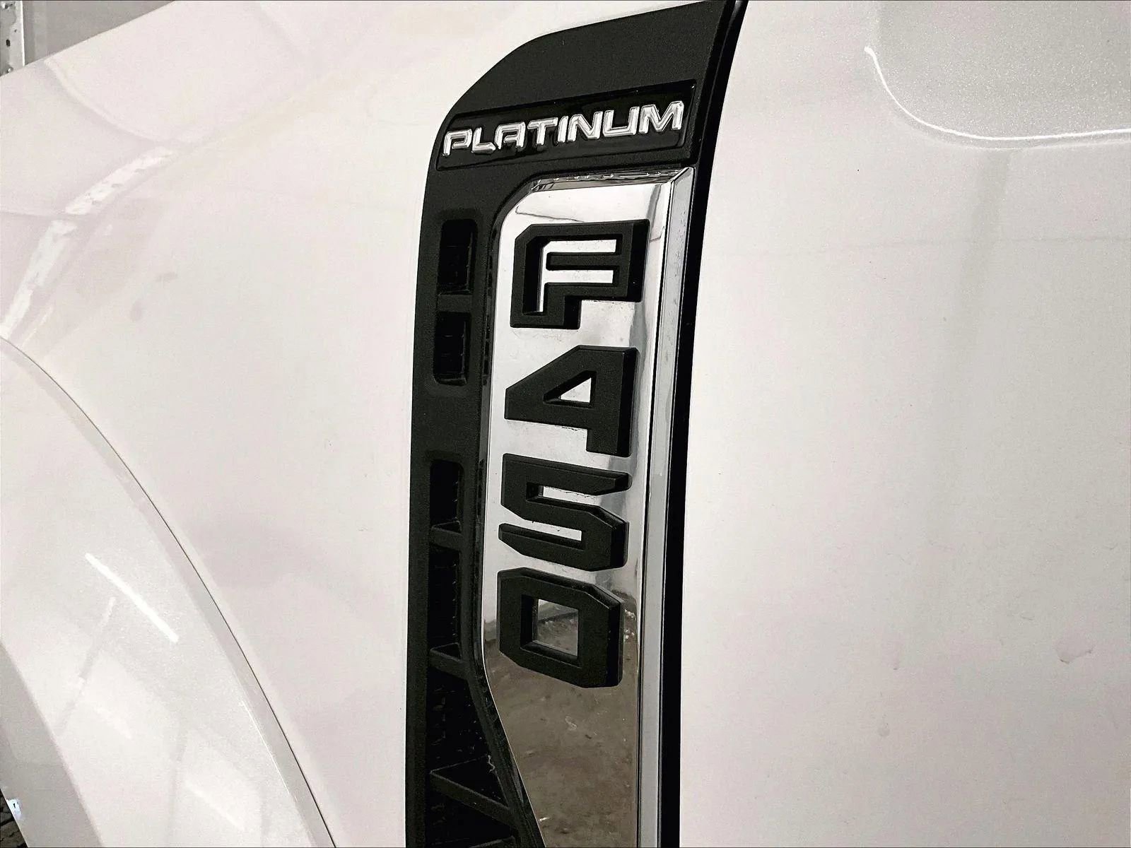 Certified 2025 Ford F450 Platinum w/ Platinum Plus Package AWD/4WD image 13