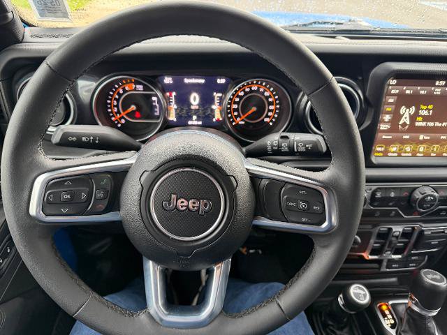 Used 2023 Jeep Wrangler Unlimited Sahara AWD/4WD image 7