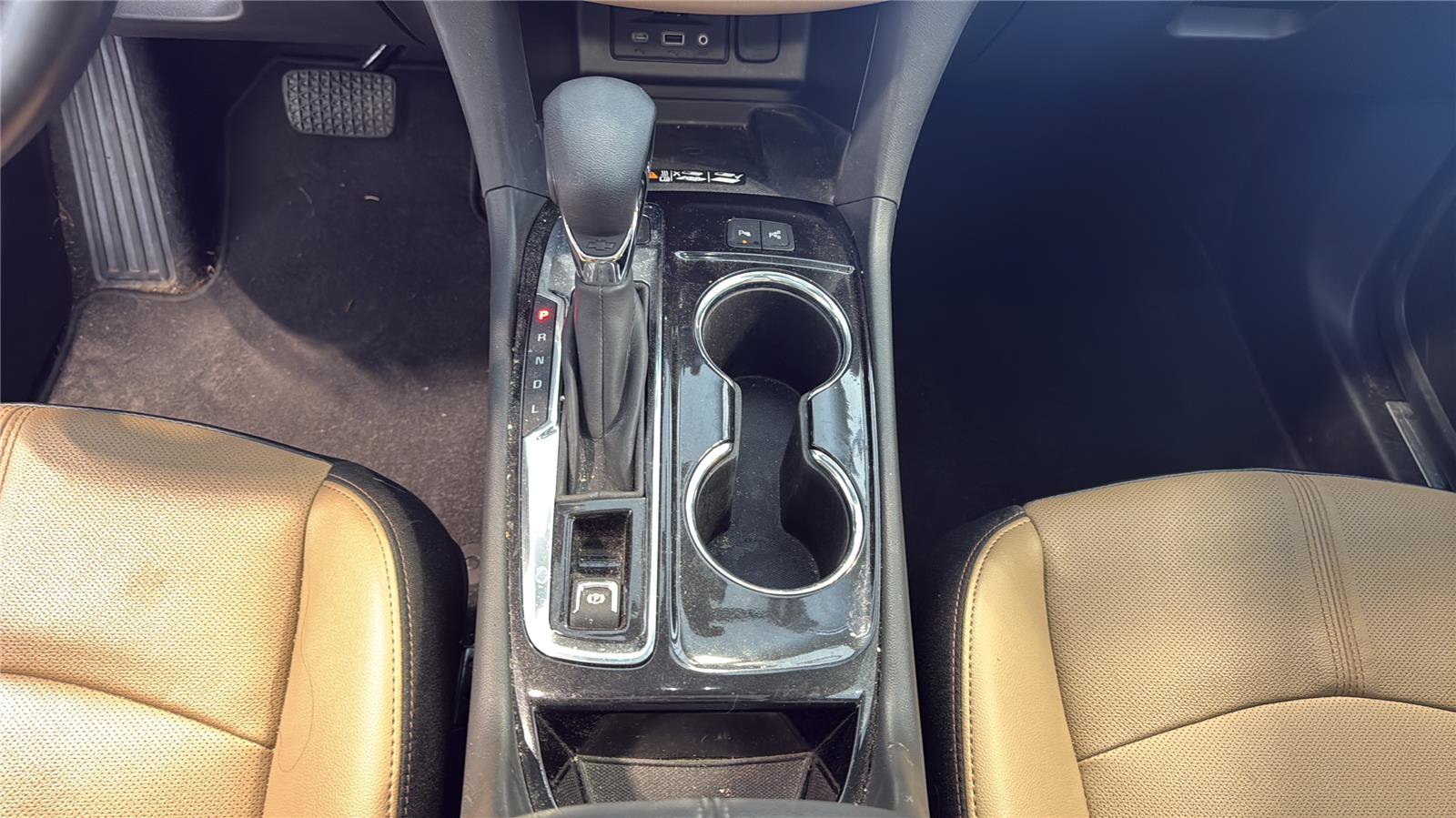 Used 2023 Chevrolet Equinox Premier AWD/4WD image 24