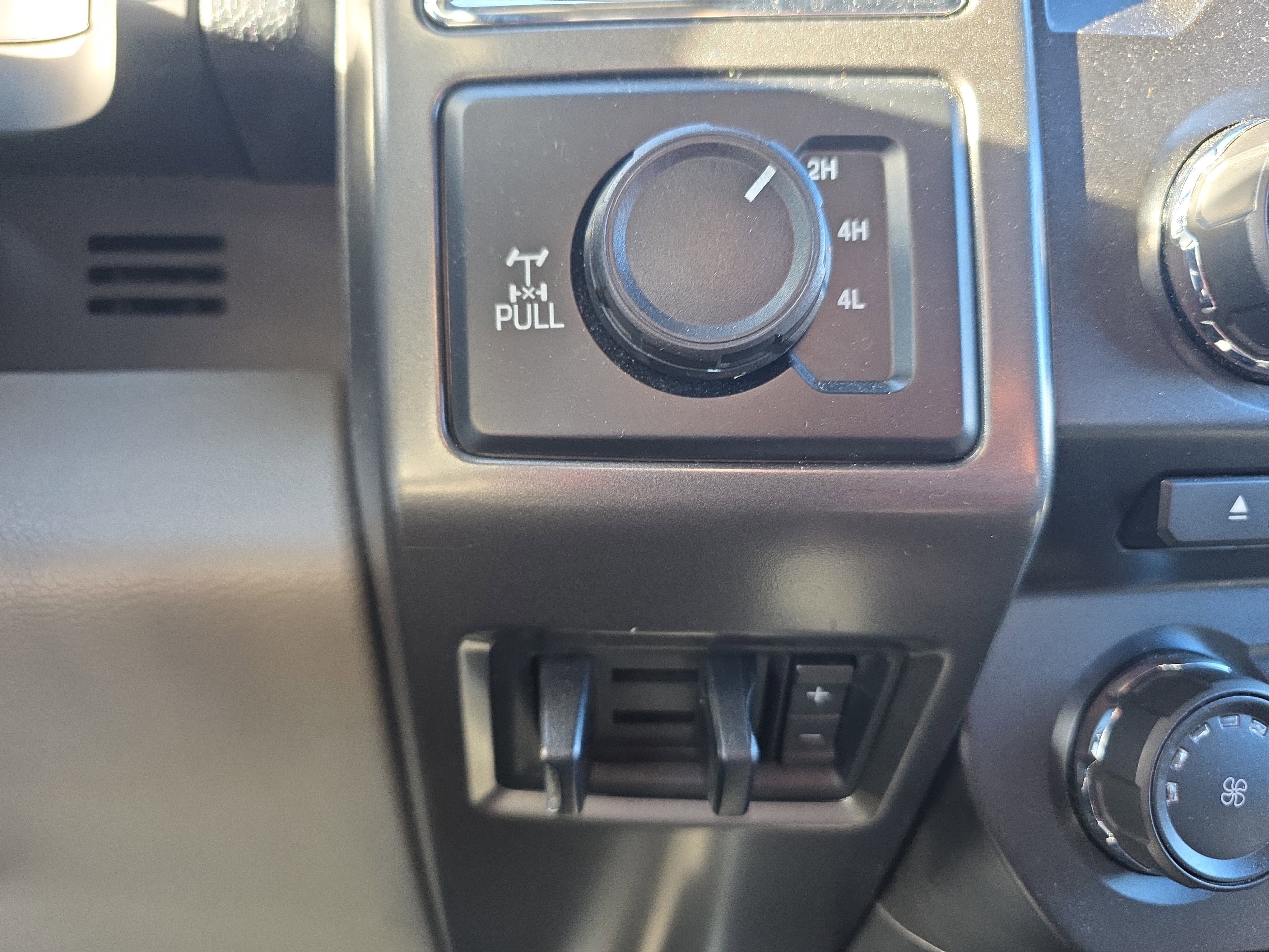 Certified 2018 Ford F250 XLT w/ XLT Premium Package image 42