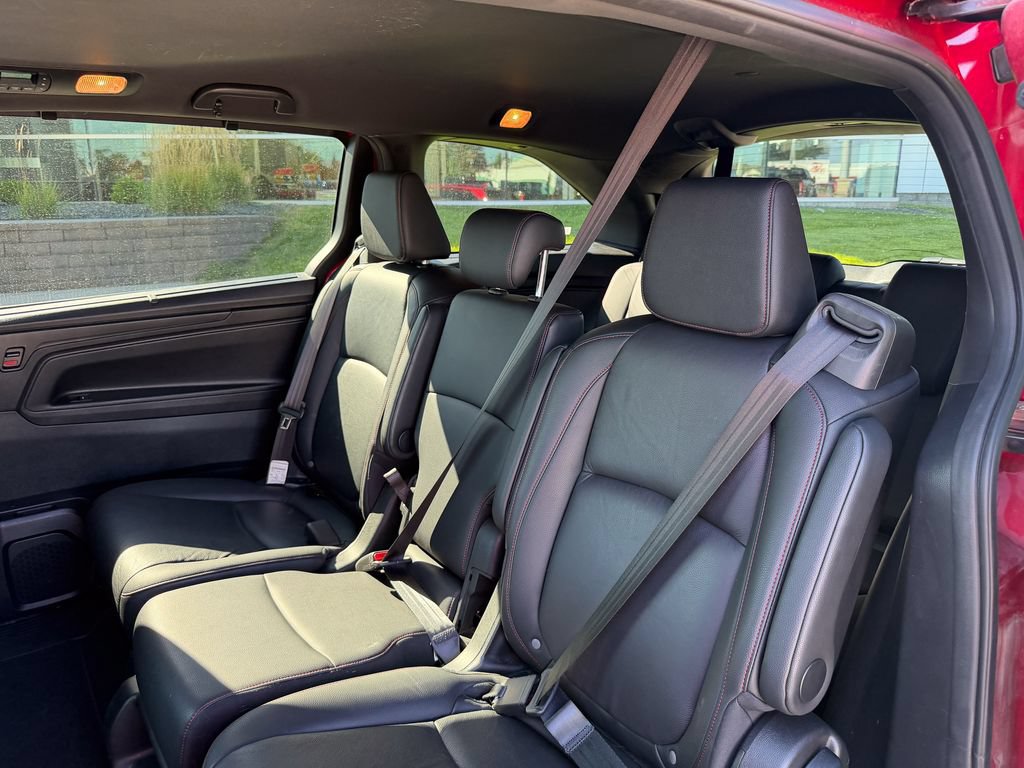 Used 2025 Honda Odyssey Sport-L image 12