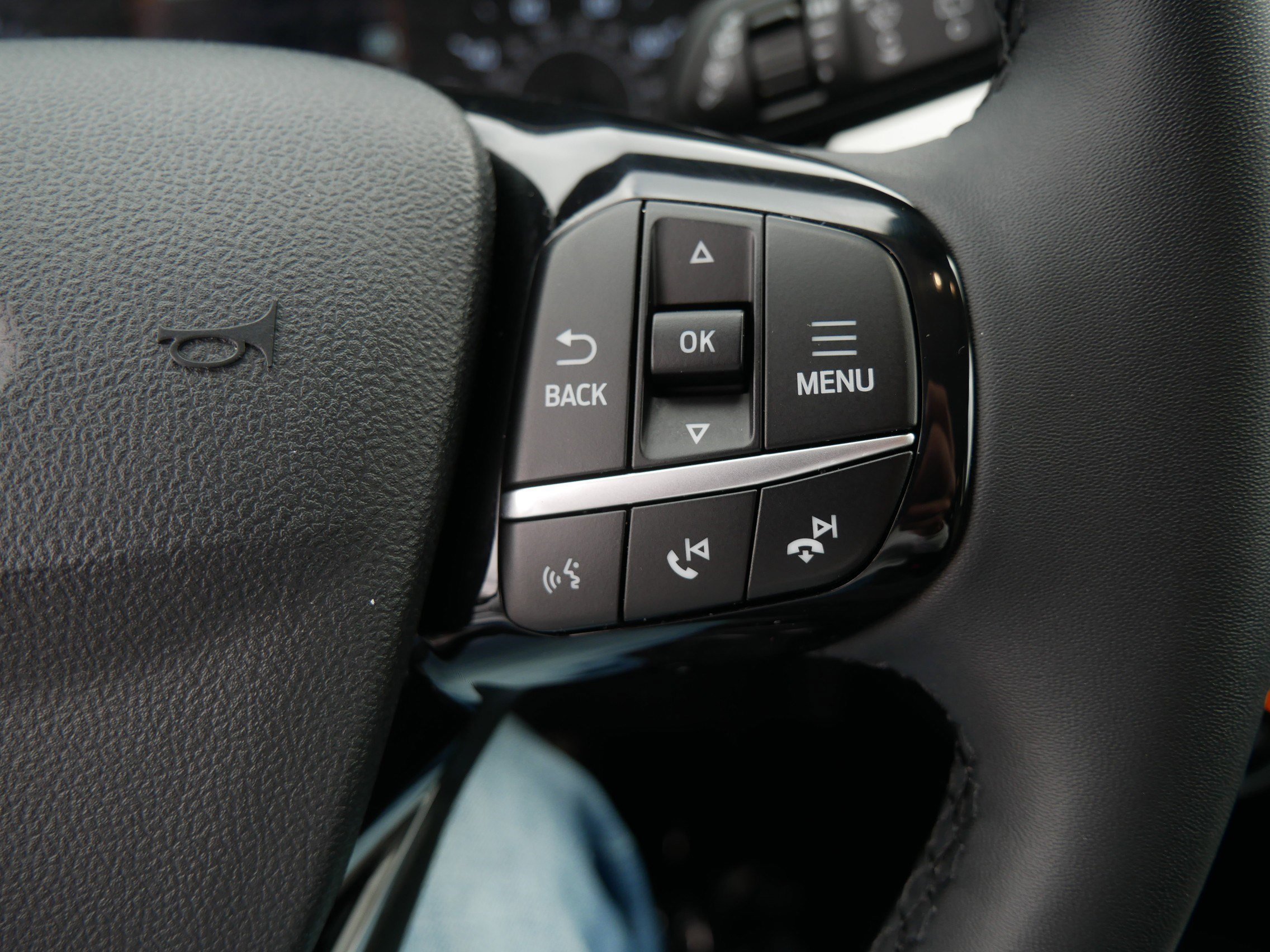 Certified 2022 Ford Escape SE w/ Cold Weather Package image 29