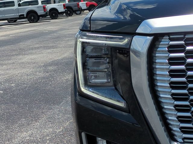 Used 2023 GMC Yukon XL Denali AWD/4WD image 10