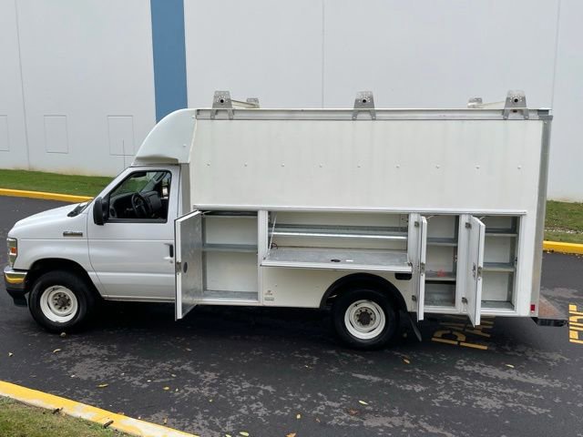 Certified 2022 Ford E-350 and Econoline 350 Super Duty w/ Power Windows & Locks Group image 3