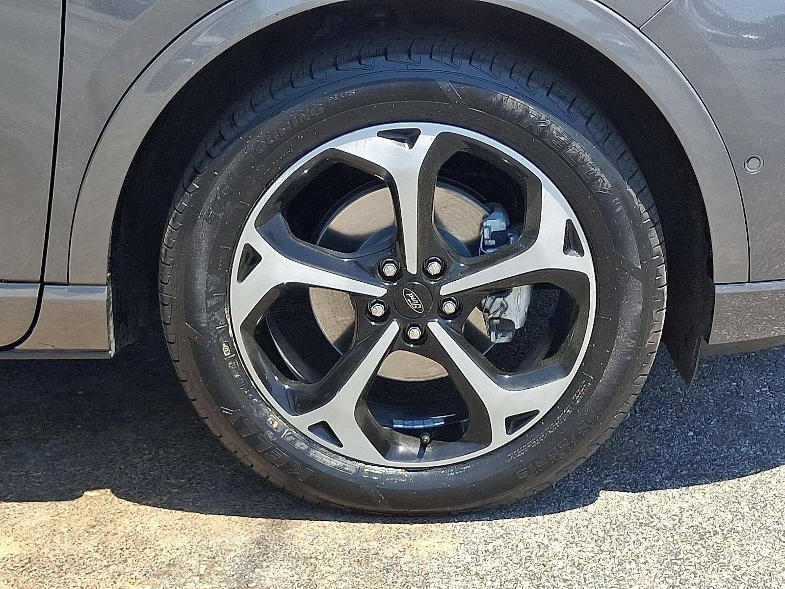 Certified 2023 Ford Escape ST-Line Elite w/ Premium Technology Package AWD/4WD image 8