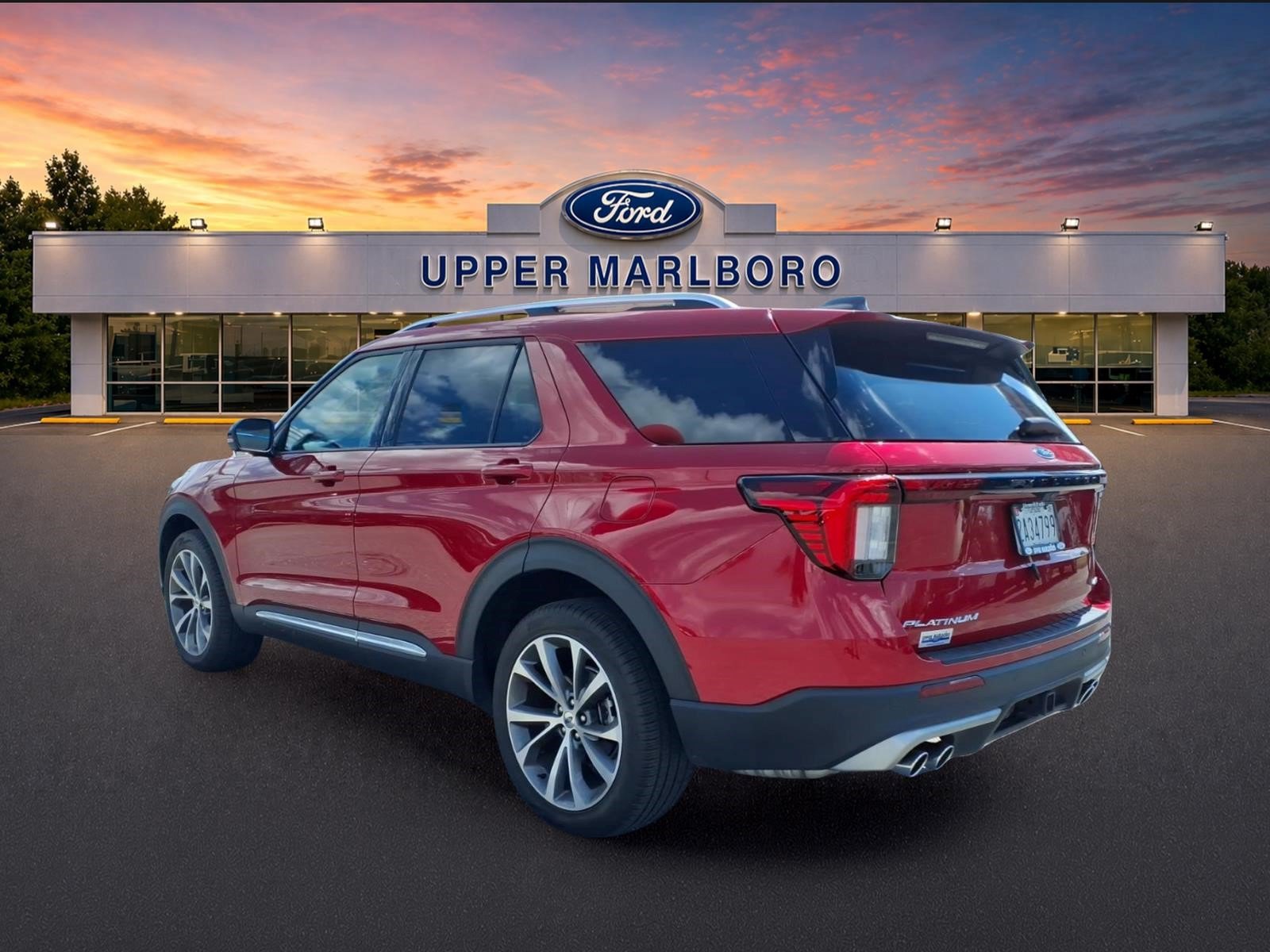 Certified 2025 Ford Explorer Platinum w/ Ultimate Package AWD/4WD image 4