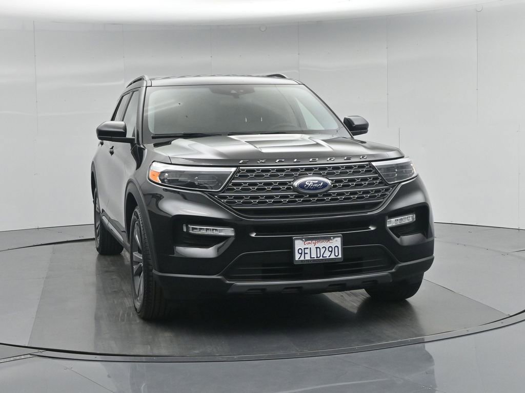 Certified 2022 Ford Explorer XLT w/ Equipment Group 202A RWD image 57