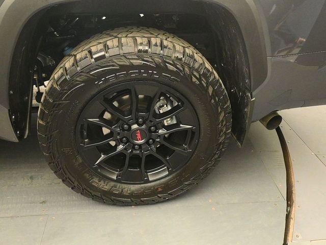 Used 2025 Toyota Tundra Limited w/ TRD Off-Road Package image 9