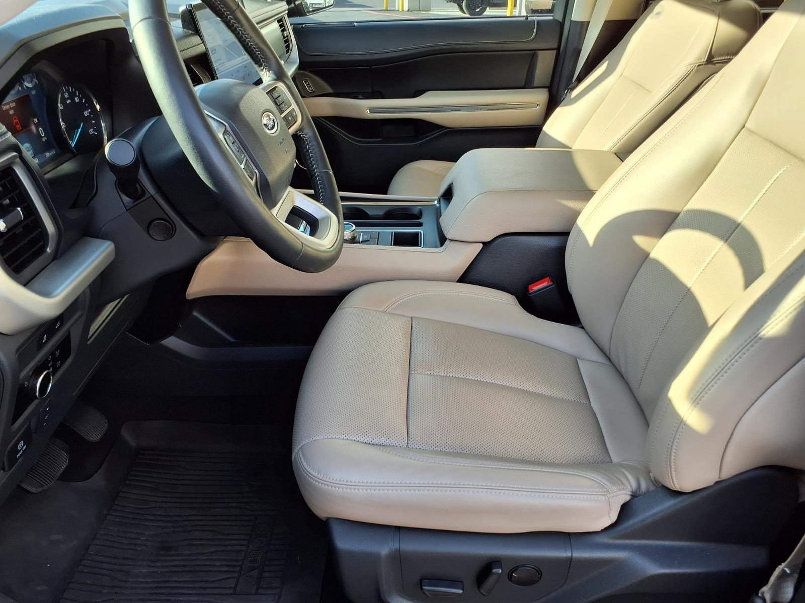 Certified 2024 Ford Expedition XLT RWD image 14