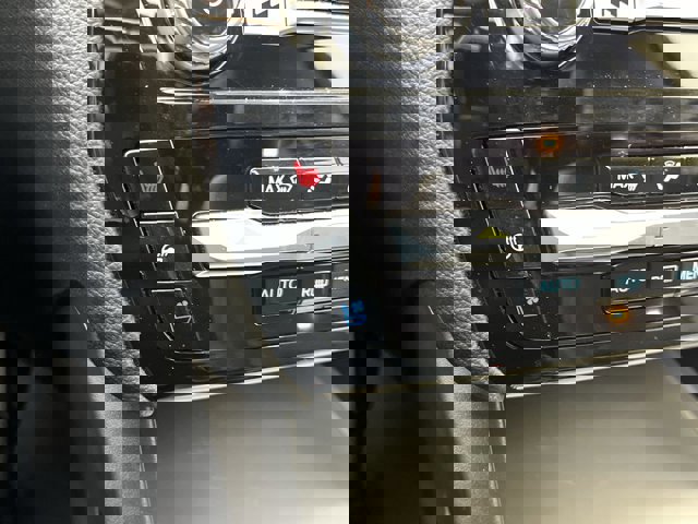 Certified 2023 Ford Explorer Limited w/ Limited Technology Package image 24