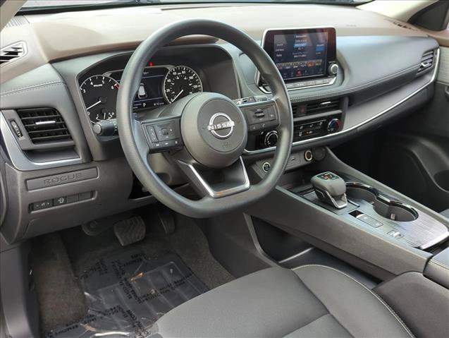 Used 2023 Nissan Rogue S FWD image 10