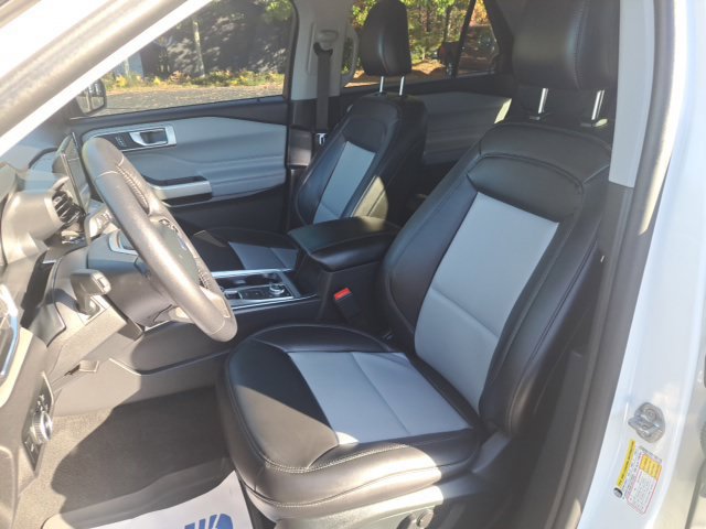 Certified 2024 Ford Explorer XLT w/ Equipment Group 202A AWD/4WD image 13