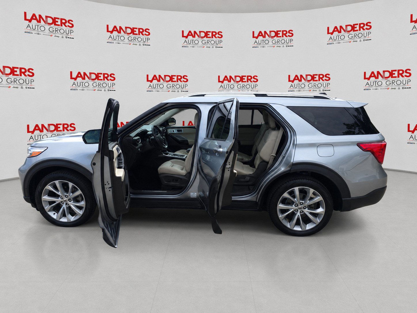 Certified 2022 Ford Explorer Platinum w/ Equipment Group 601A AWD/4WD image 10