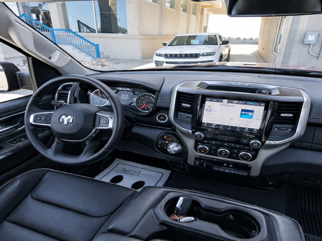 Used 2022 RAM 1500 Laramie AWD/4WD image 11