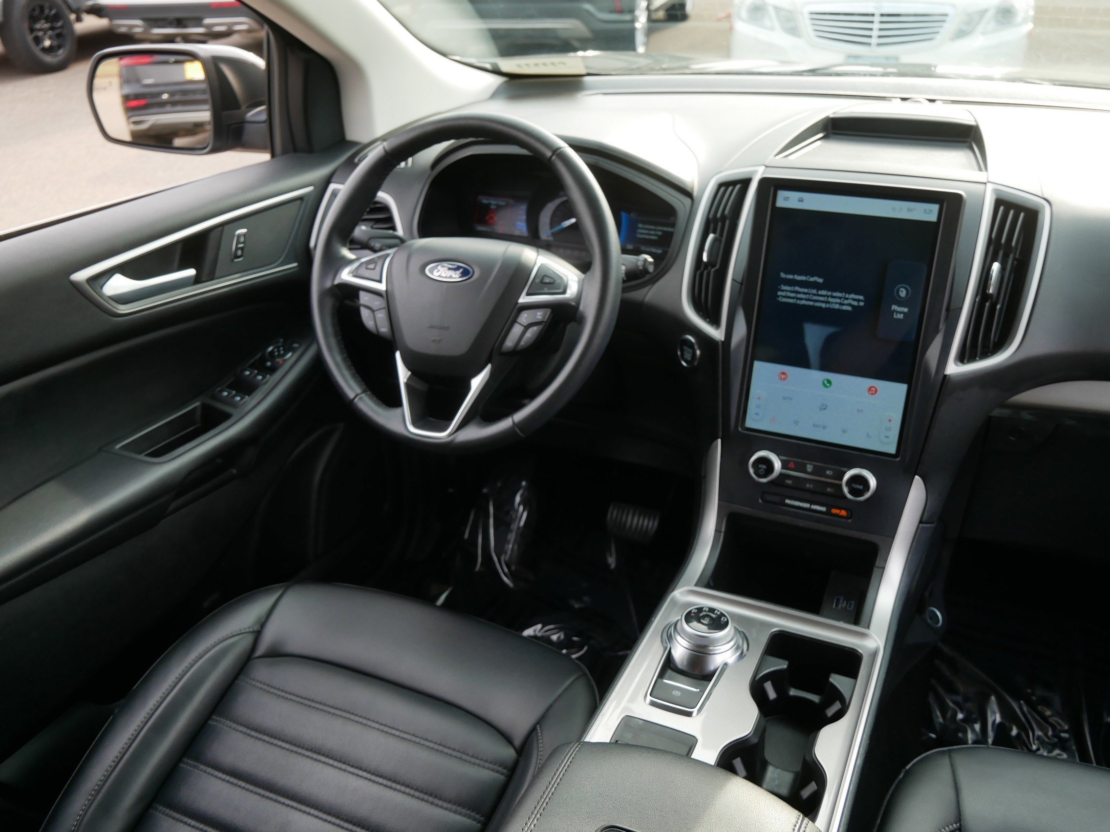 Certified 2023 Ford Edge SEL image 9