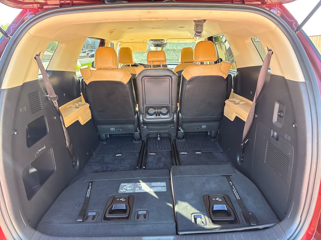 Used 2024 Kia Carnival LX FWD image 7