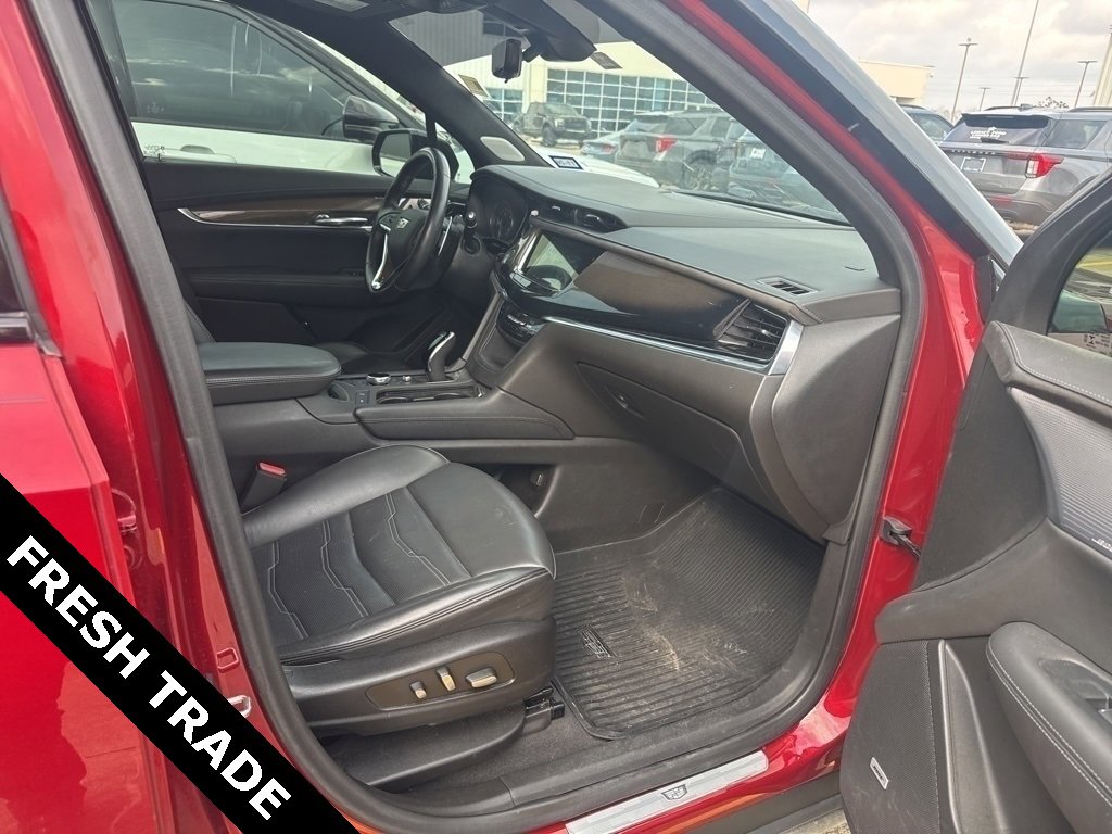 Used 2022 Cadillac XT6 Sport w/ Platinum Package image 5