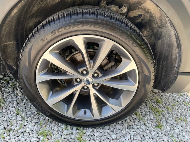 Certified 2025 Ford Explorer Platinum w/ Ultimate Package AWD/4WD image 19