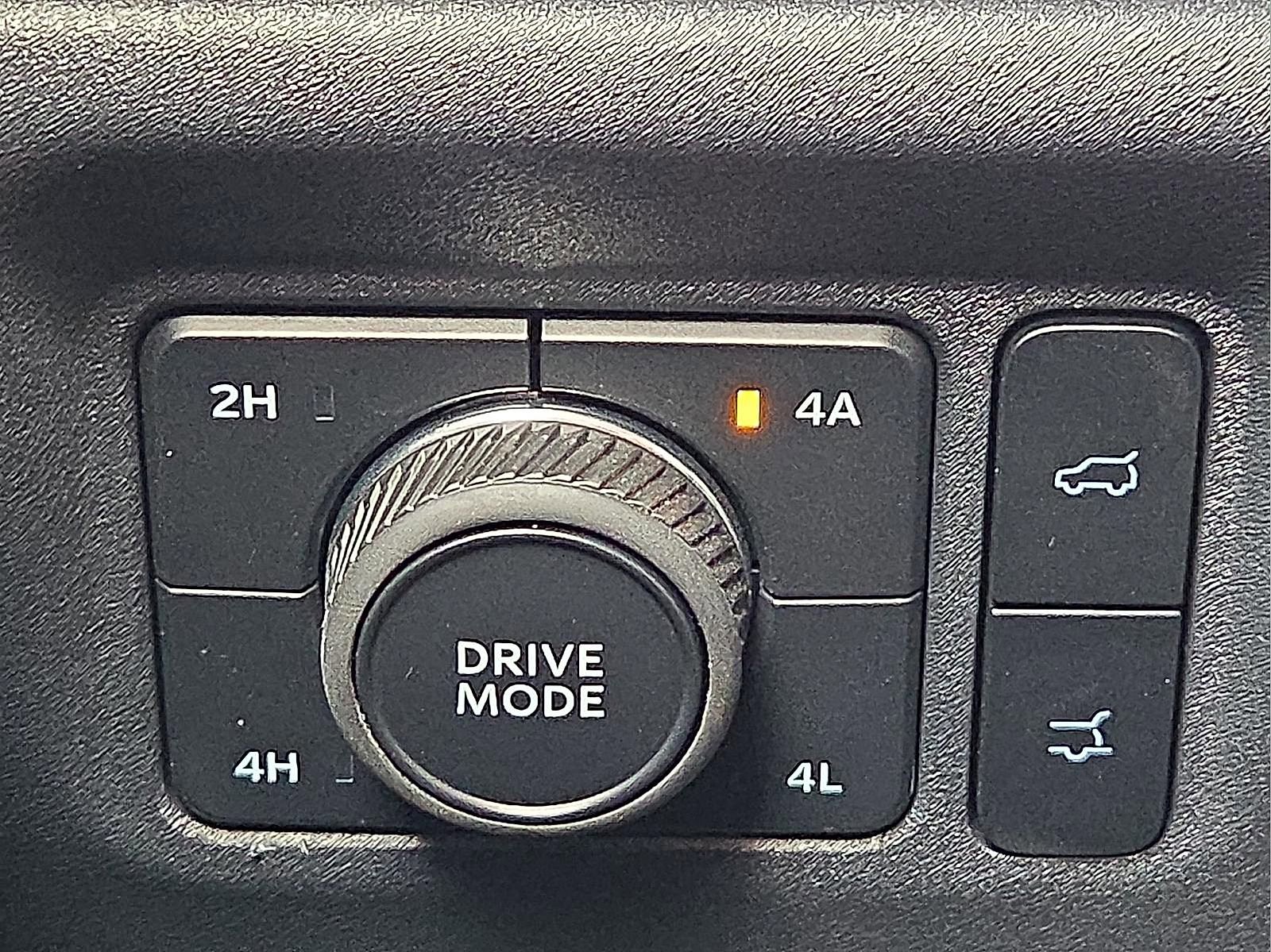 Certified 2025 Ford Expedition Active AWD/4WD image 22