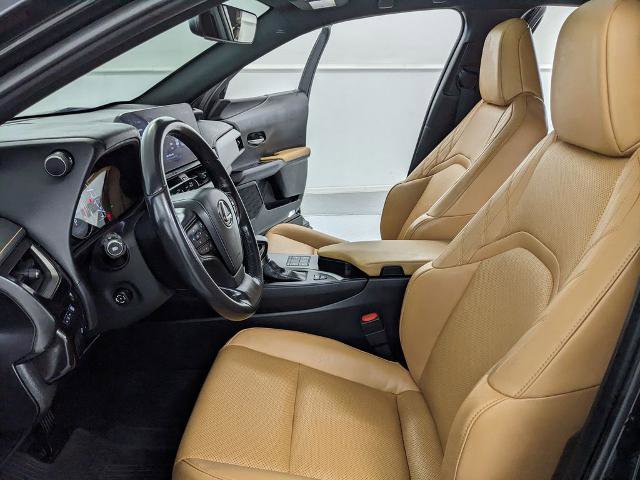 Used 2024 Lexus UX 250h AWD w/ Premium Package image 14