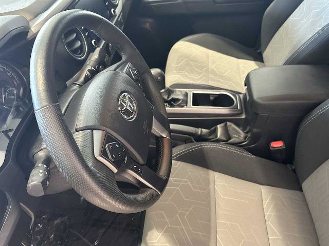 Used 2022 Toyota Tacoma TRD Sport w/ Black Out Package (TMS) AWD/4WD image 18