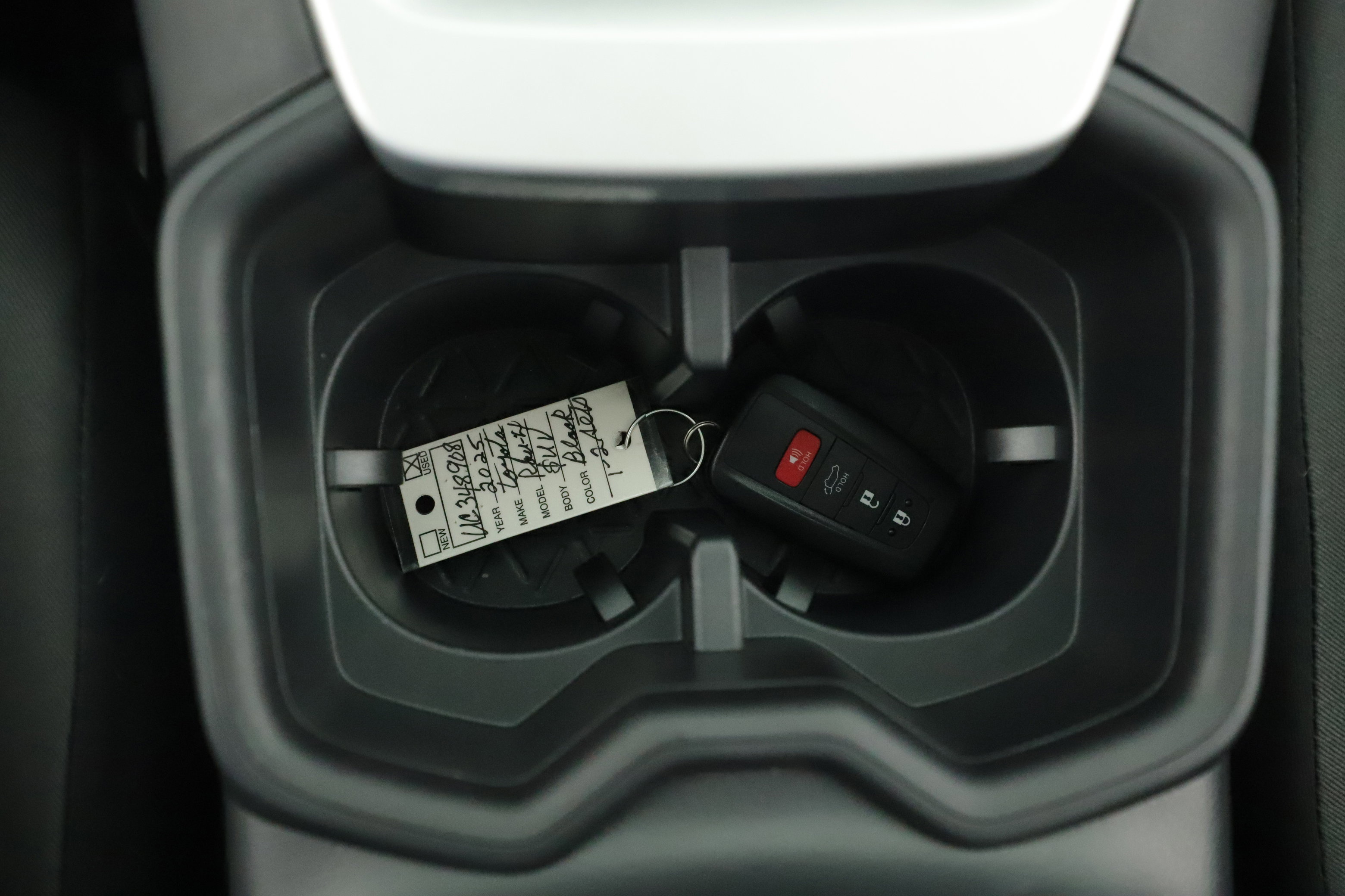 Used 2025 Toyota RAV4 XLE image 24