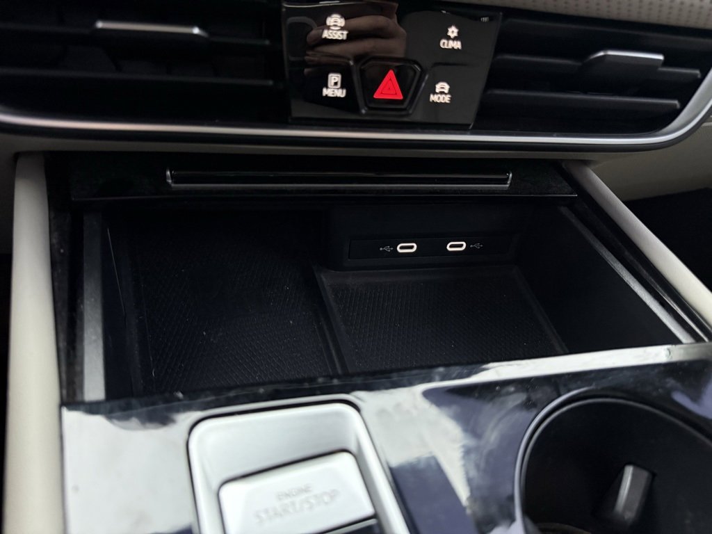 Used 2024 Volkswagen Atlas SE image 19