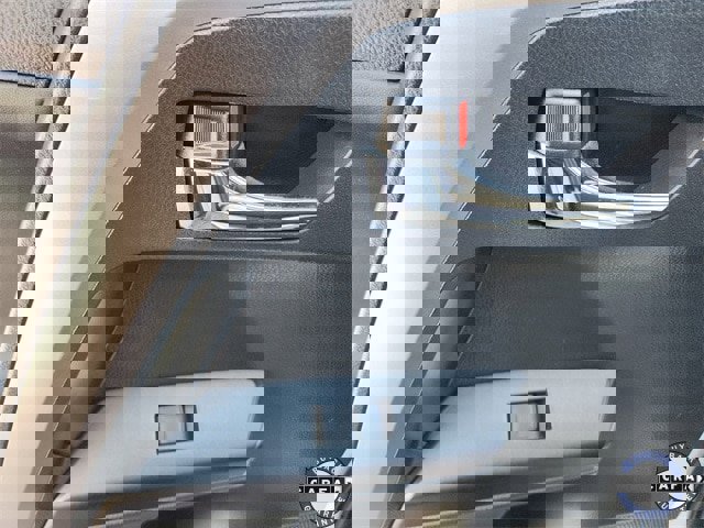 Used 2017 Toyota RAV4 XLE image 27