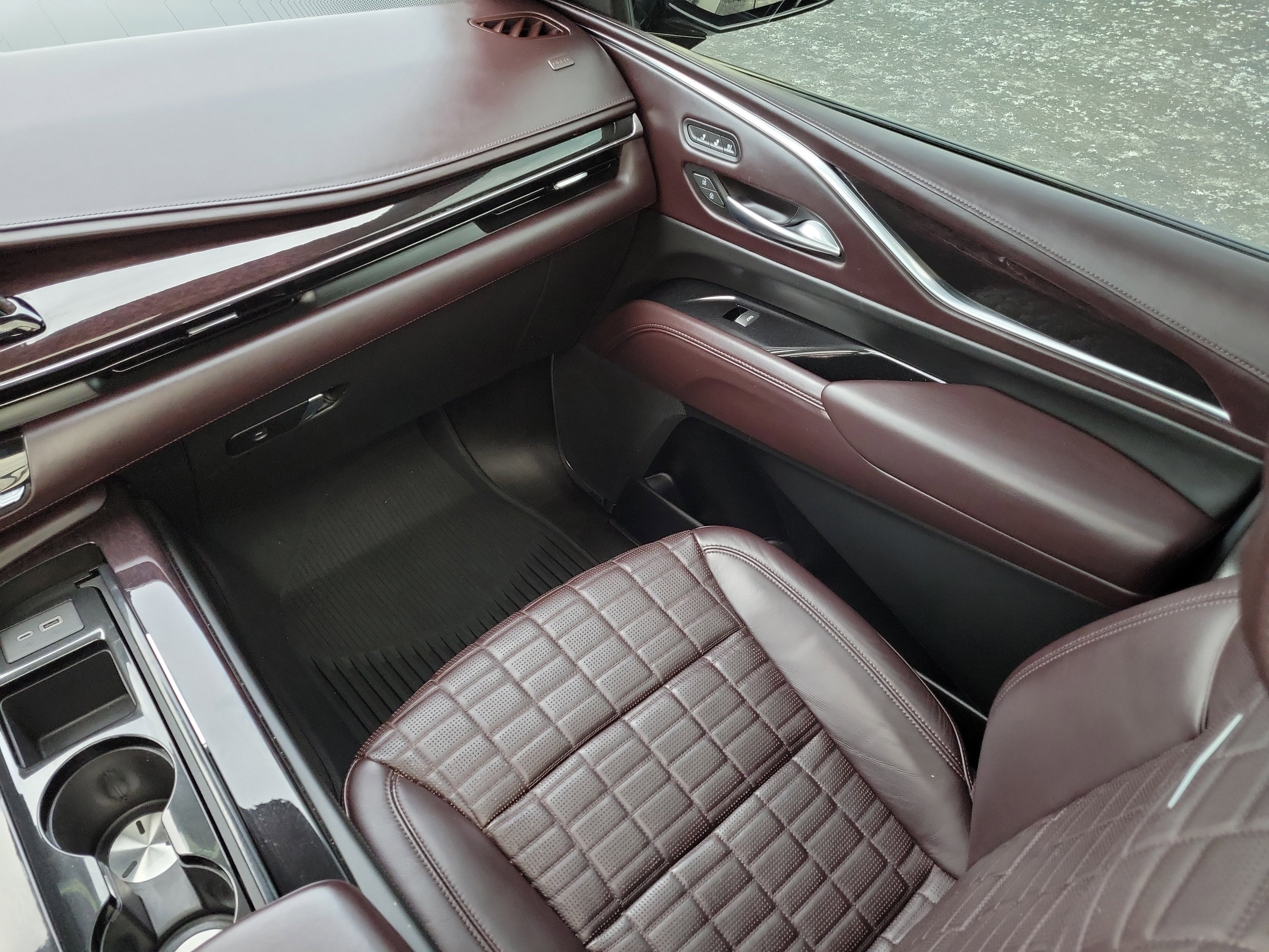 Used 2021 Cadillac Escalade ESV Sport Platinum image 16