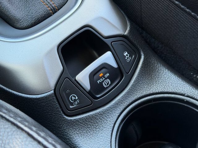 Used 2021 Jeep Compass Latitude AWD/4WD image 39