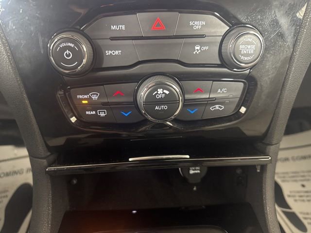 Used 2018 Chrysler 300 S image 17