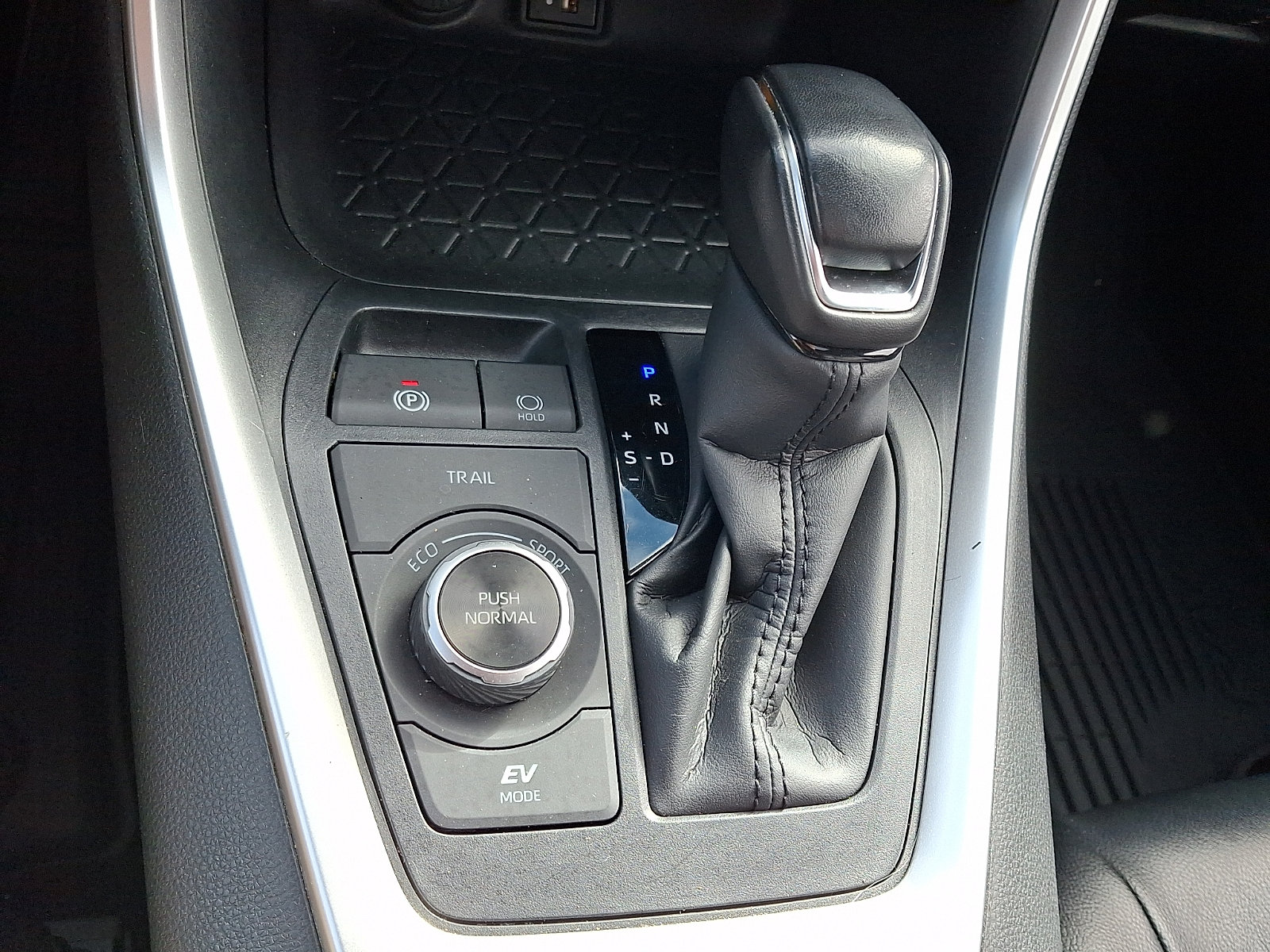 Used 2023 Toyota RAV4 SE w/ Convenience Package AWD/4WD image 19