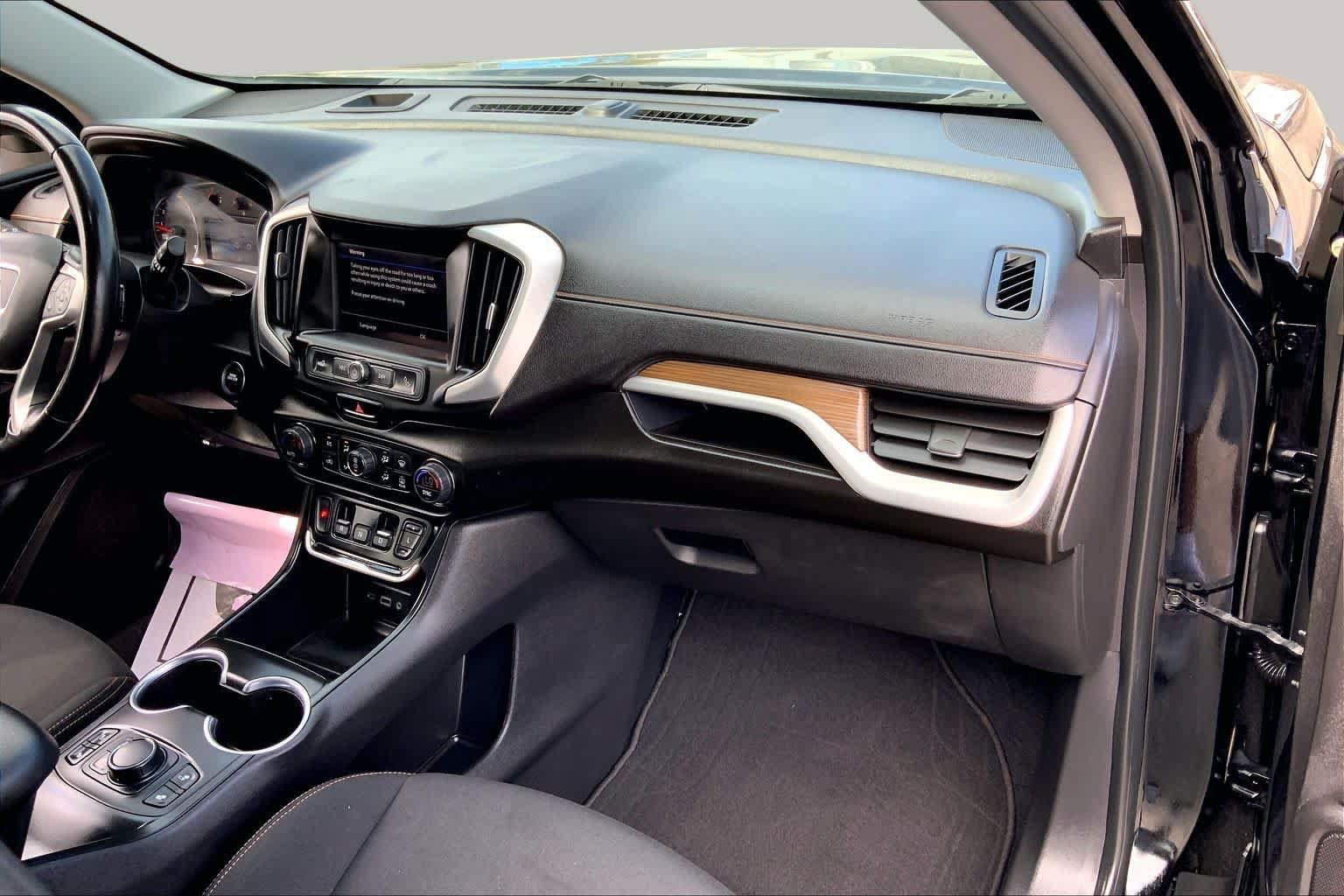 Used 2021 GMC Terrain SLE w/ Driver Convenience Package FWD image 17