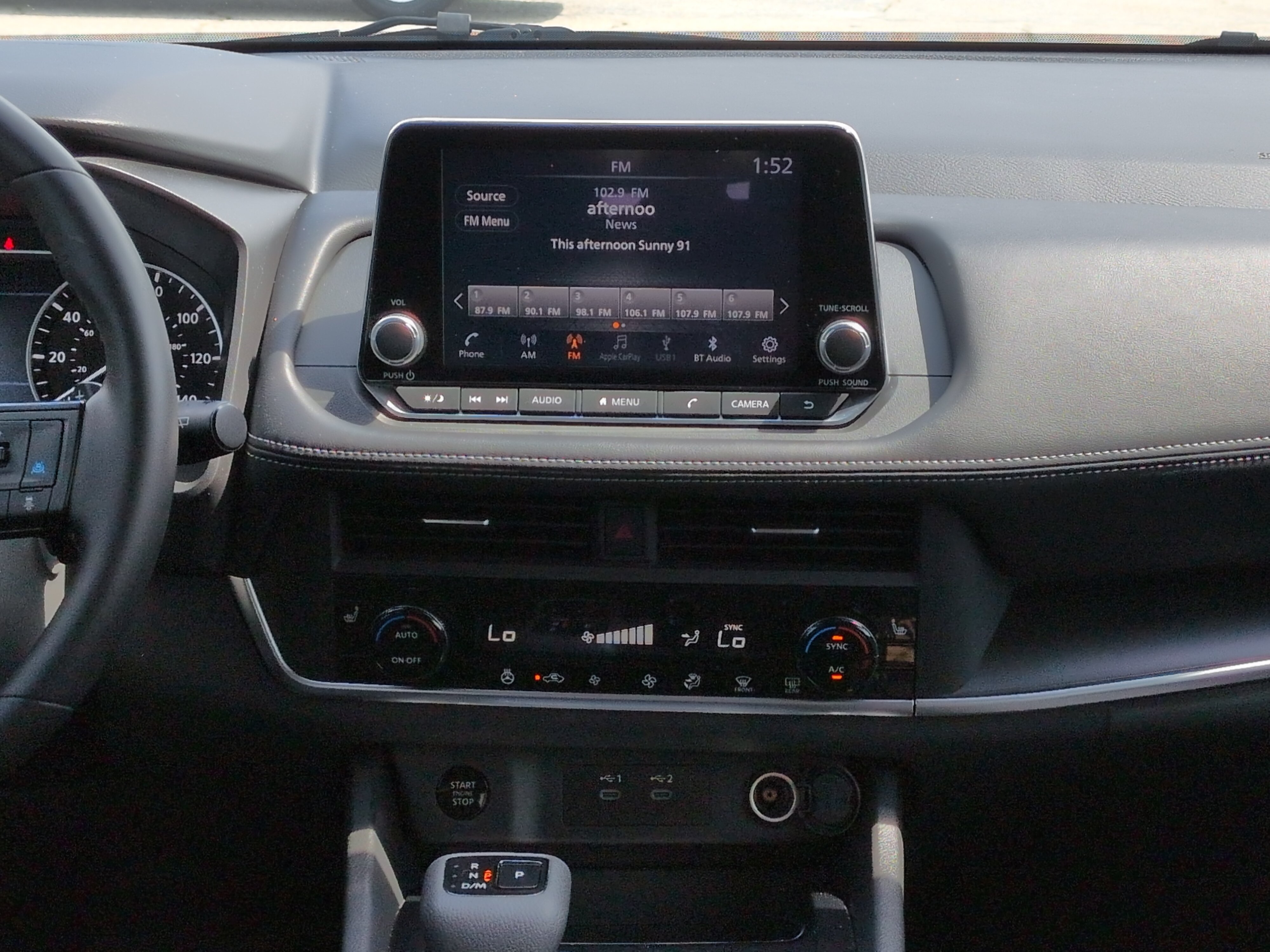 Used 2025 Nissan Rogue SV w/ SV Premium Package FWD image 16