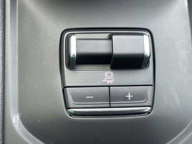 Used 2025 GMC Sierra 1500 AT4 w/ Technology Package AWD/4WD image 34