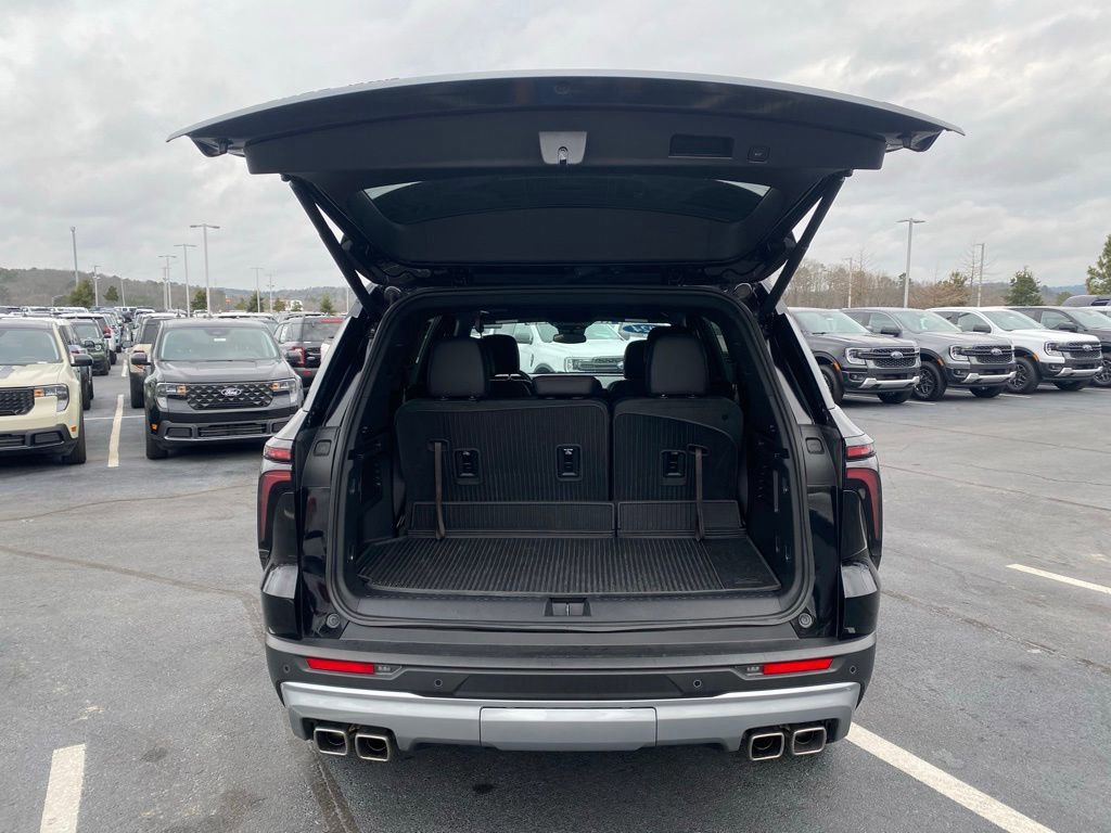 Used 2024 Chevrolet Traverse Z71 image 9