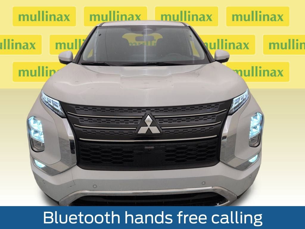 Used 2022 Mitsubishi Outlander SE image 8